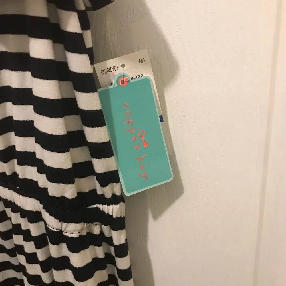 NWT Women’s Copper Key dress in size XL. Black and white stripes - Picture 3 of 5